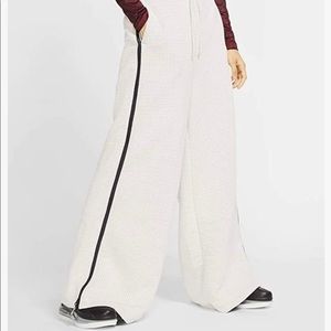 EPIC Nike Sportswear City Ready Wide Leg Pant NWT